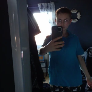 Storlek L men är som en M - Använd sällan då jag inte gillar  färgen 