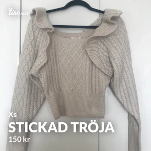 Sweatshirt  - Ny stickad tröja ifrån hm, nypris 300😊