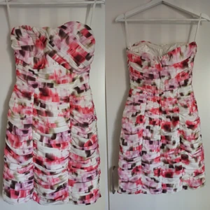 Sommarklänning 🌼 - Oanvänd klänning från h&m i strl 34 men passar 34/36. 