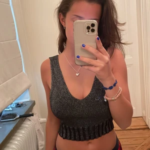 Topp - Jättesnygg och cool topp från Gina💞 använt en gåmg