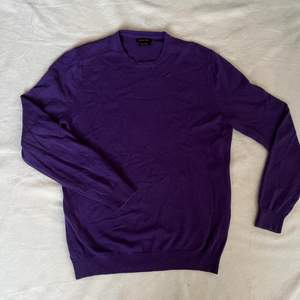 Snygg stickad tröja i kashmir / ull från Massimo Dutti och deras kollektion ”pure cashmere”. Unisex.