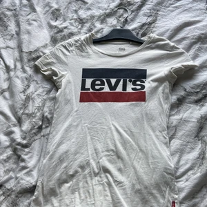 Levis - Bra skick använd ett par gånger 
