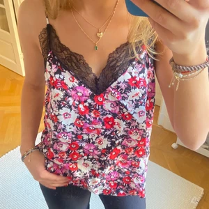 Linne - Superfint somrigt linne från mango, aldrig använt, storlek S. Går att reglera storleken på banden💕