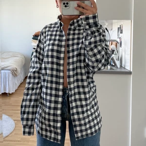 Flanellskjorta - Flanellskjorta från Jack & Jones i herrstrl S o fint skick 🤍 Fraktas spårbart för 57 kr! 