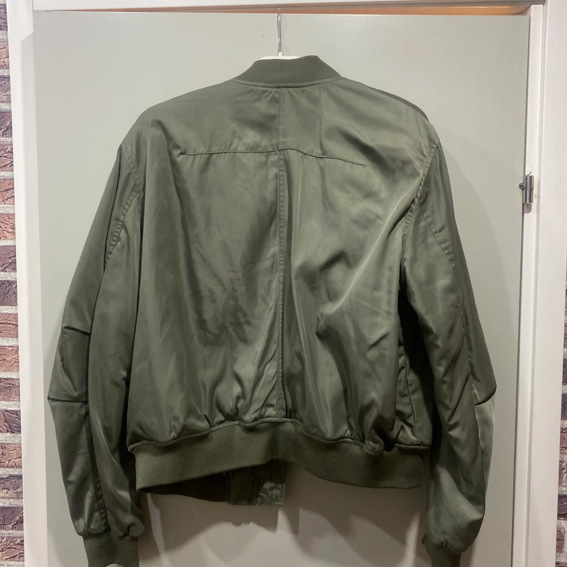 Grön bomberjacka strl M  - 90