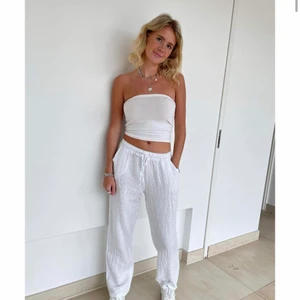 Linnebyxor  - Skriv privat för fler bilder. Köper dem för 470 kr dem är helt oanvända bara testade💗