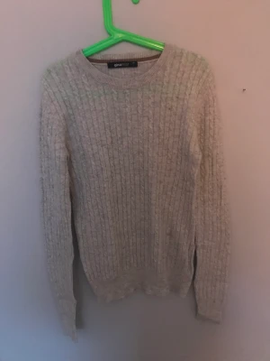 Grå tröja - Grå tröja från Gina tricot