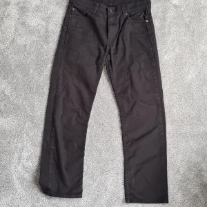 Levis jeans i bra skick!! - Levis jeans i bra skick.     Ny pris 1000kr    W30 L32     Pris kan diskuteras vid snabb affär 