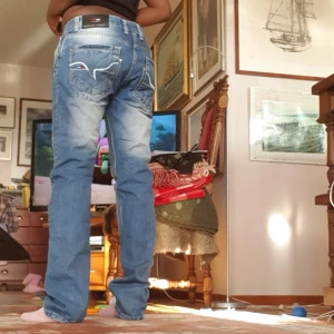 Åkta Tommy Helfiger byxa - I mycket bra skick och säljer den eftersom den passar mig inte