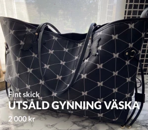 Gynning väska - Använd sparsamt! Jätte fin väska av designern Carolina Gynning! Finns ej att få tag på längre! Tar swich, inget prutande, frakt står du för!