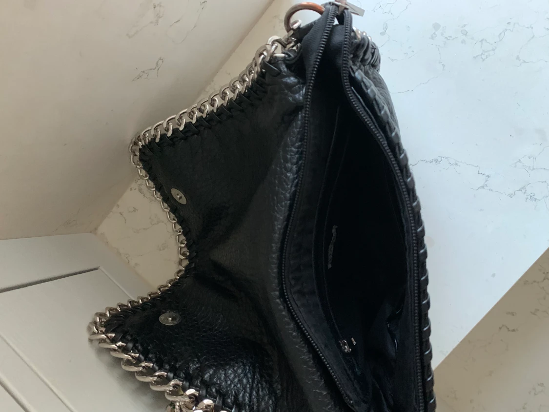 Svart väska  - 90
