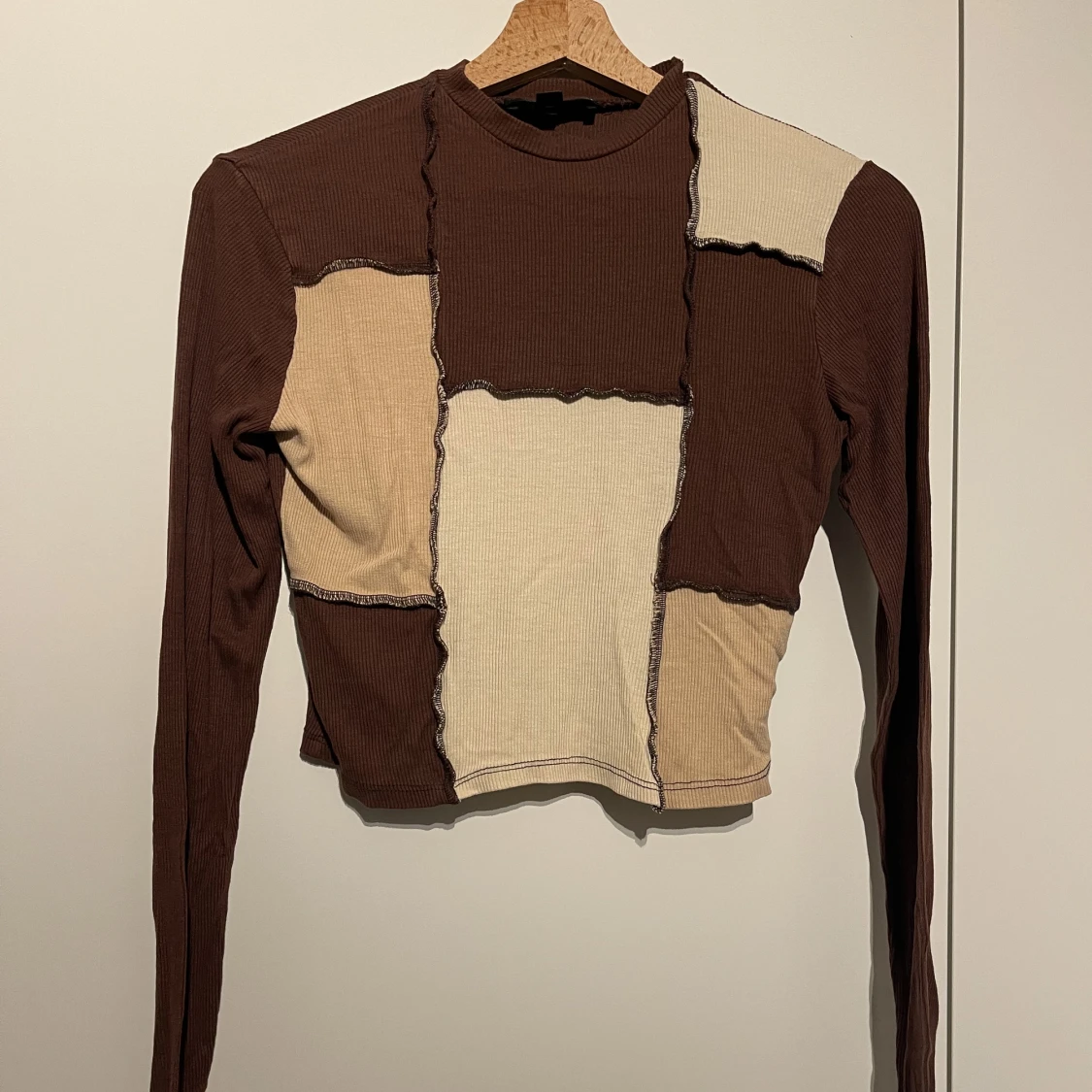 Långärmad tröja med sömmar