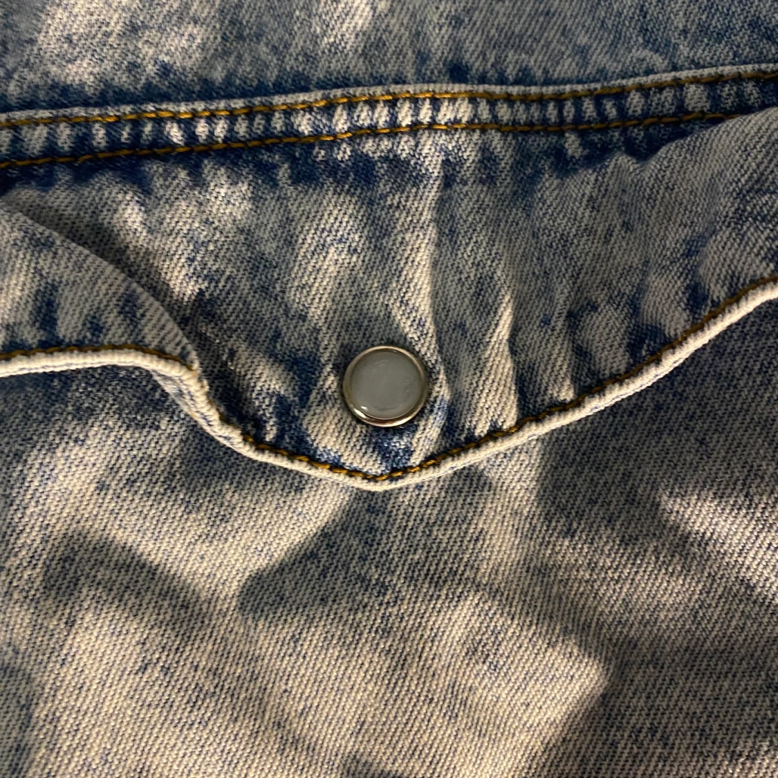 Vintage jeans skjorta med unika knappar - 90