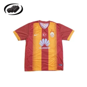 Galatasaray tröja - Tjo!  Här har vi en riktigt ball galatasaray tröja från säsongen 2014/15  Tröjan är i bra skick för sin ålder:)