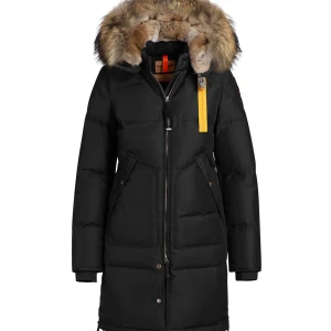 Parajumper long bear - Säljer min super fina och varma parajumper i modellen long bear. Jag bär oftast storlek S i jackor men denna är XS och sitter som en XS/S så den funkar till både och💕jackan är i super bra skick och är perfekt nu till vintern då den värmer så mycket. 