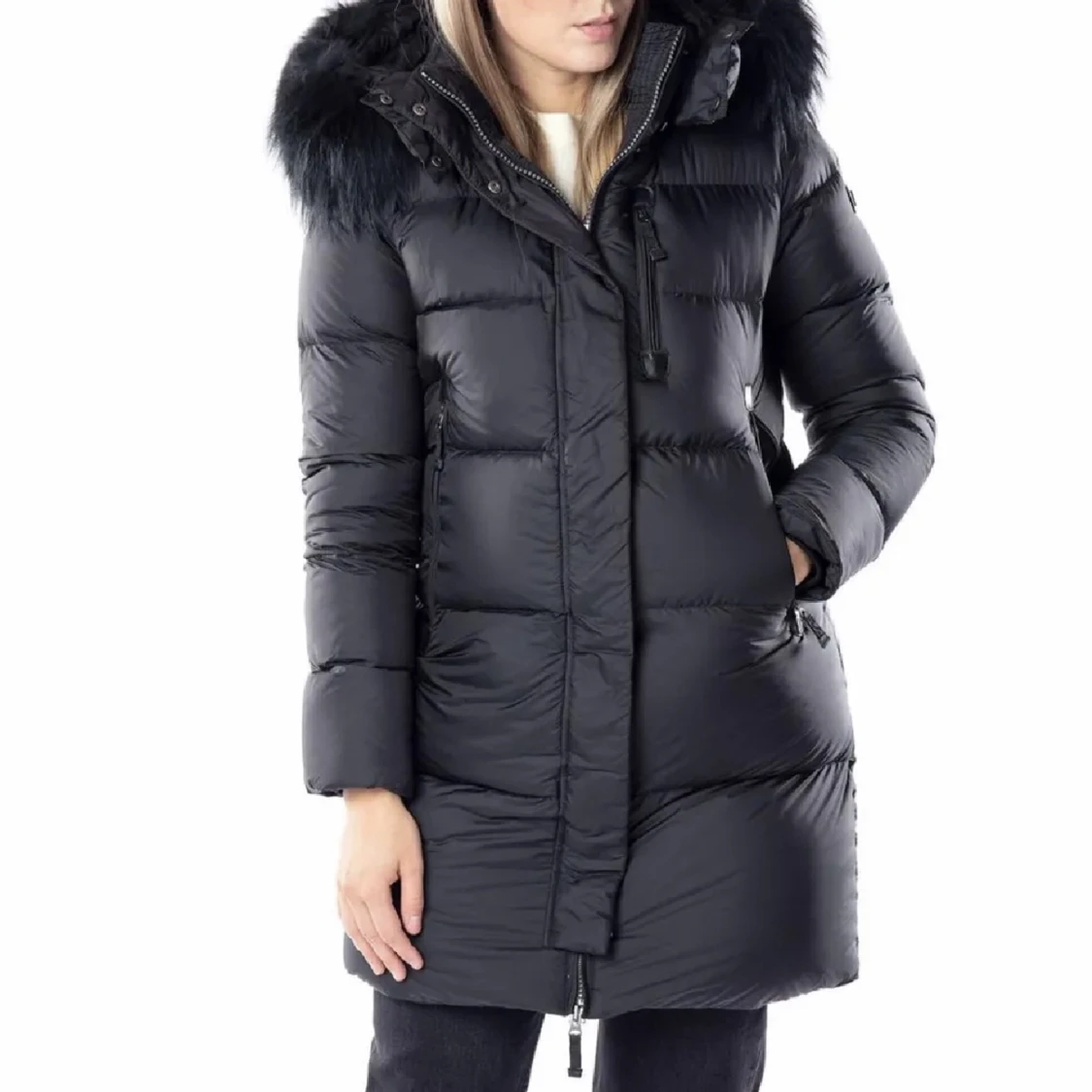 Cedrico jacka 1000kr vid snabb affär