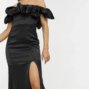 Club L London klänning - Köpt från ASOS. Använd endast en gång 