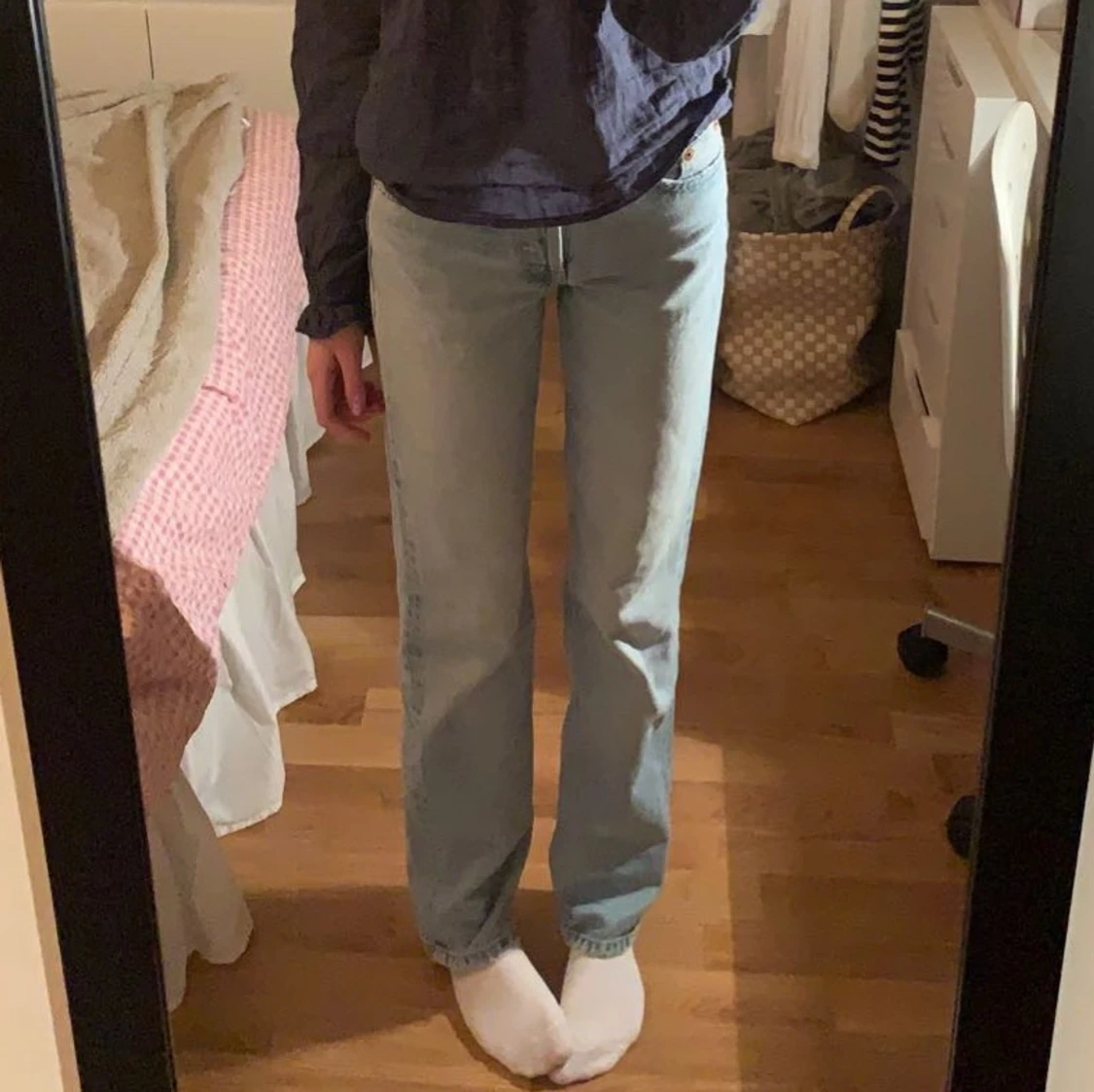 Zara mid rise jeans - 90