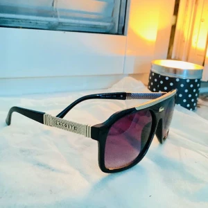 Lacoste solglasögon  - Lacoste solglasögon 