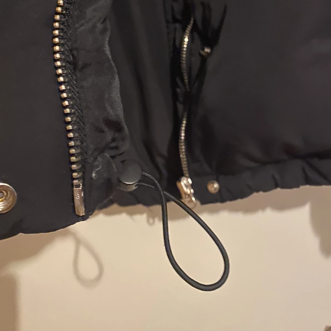 Svart Puffer Jacka - 91