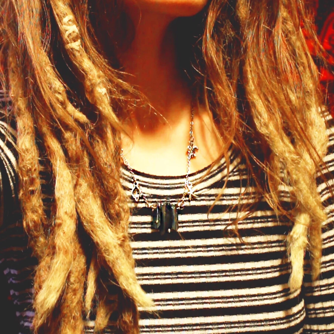 Halsband med havsblå kristaller och marina metallhängen - 91