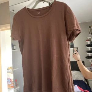 Lee t-shirts  - Köpt secondhand men aldrig använd.
