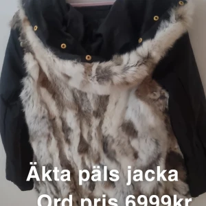 Utrensning design jacka äkta päls - Äkta päls jacka! Dessutom design jacka från paris så nu hoppas jag ni budar på😀