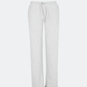 Low mjukisbyxor  - Säljer dessa låga mjukisbyxor från bikbok, hör av er vid frågor💓