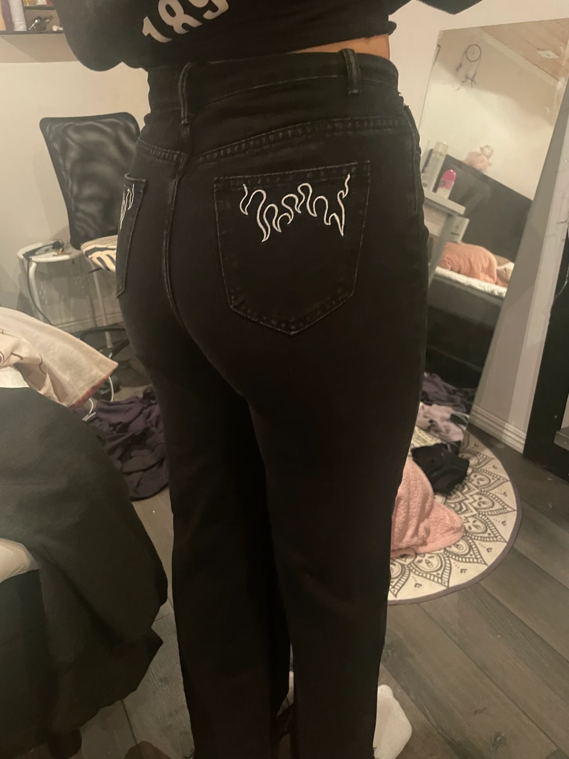 Svarta jeans