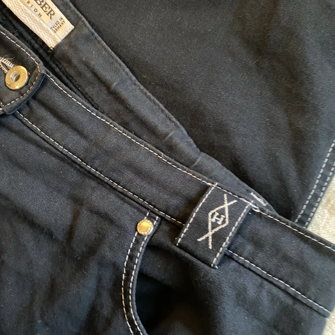 Jeans med rinestones  - 90