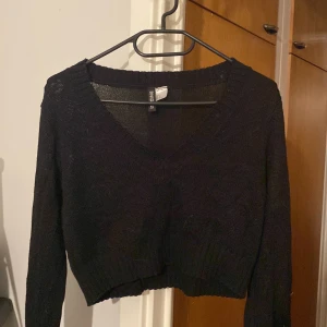 Stickad tröja  - Aldrig använda  Lite titel i storleken 