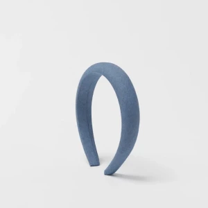 Zara diadem  - Säljer zara diadem då den inte används längre.