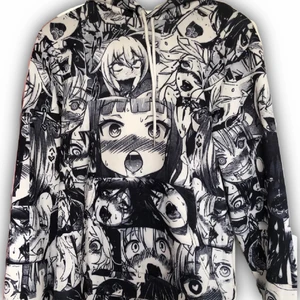 Ahegao hoodie - Säljer en ahegao hoodie som jag köpte på Amazon för ca 2 år sen. Den har använts några gånger men är i bra skick. Säljer då den inte kommer till användning längre💕 orginalpris 300kr Den är i storlek L men skulle säga att den sitter som S/M
