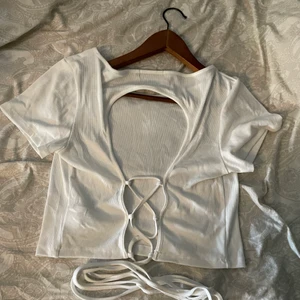 Sjukt snygg topp - Topp ifrån bik bok som aldrig är använd, säljer pågrund av att den ej passar mig🥰