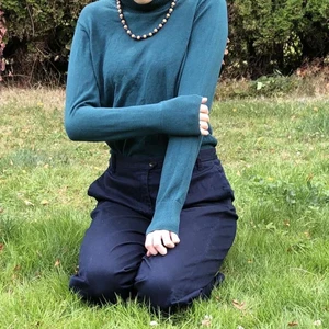 Grön polotröja  - En mörkgrön polotröja från esmara. Lite Sacramentogrön. Köparen står för frakten🚙. 