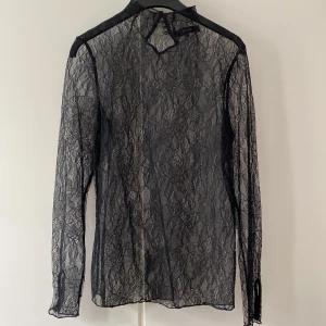 Spets topp - Långärmad spetstopp att över något🫶