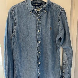 Ralph Lauren skjorta - Fint skick, hittade inga fel.