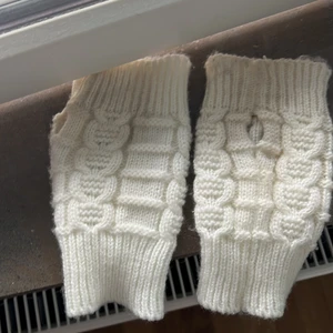 SHEIN finger lösa vantar - Använt ganska mycket men inte skadad eller smutsig, stretchigt material och inte obekväma alls, kommentarerna för frågor, privat för intresse.