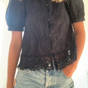 Zara blus - En av mina absoluta favoriter! Använd men i nyskick. Du står för frakten❤️