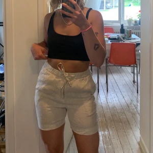 linneshorts - linneshorts från H&m som jag sytt upp men aldrig använt :(