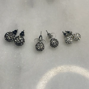 Små örhängen  - 15kr/st