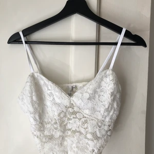 Spetstopp från Nelly • strl M - Oanvänd spetstopp från Nelly i storlek M. 