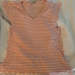 Fin tröja! - Fint skick! Super söt tröja men inte riktigt min stil! 💗 fler bilder kan absolut skickas. 🙃 