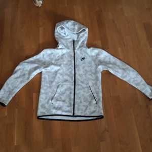 Nike tech fleece  camou vit - .