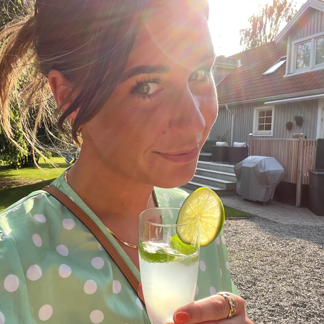 Drömmig prickig klänning  - 91