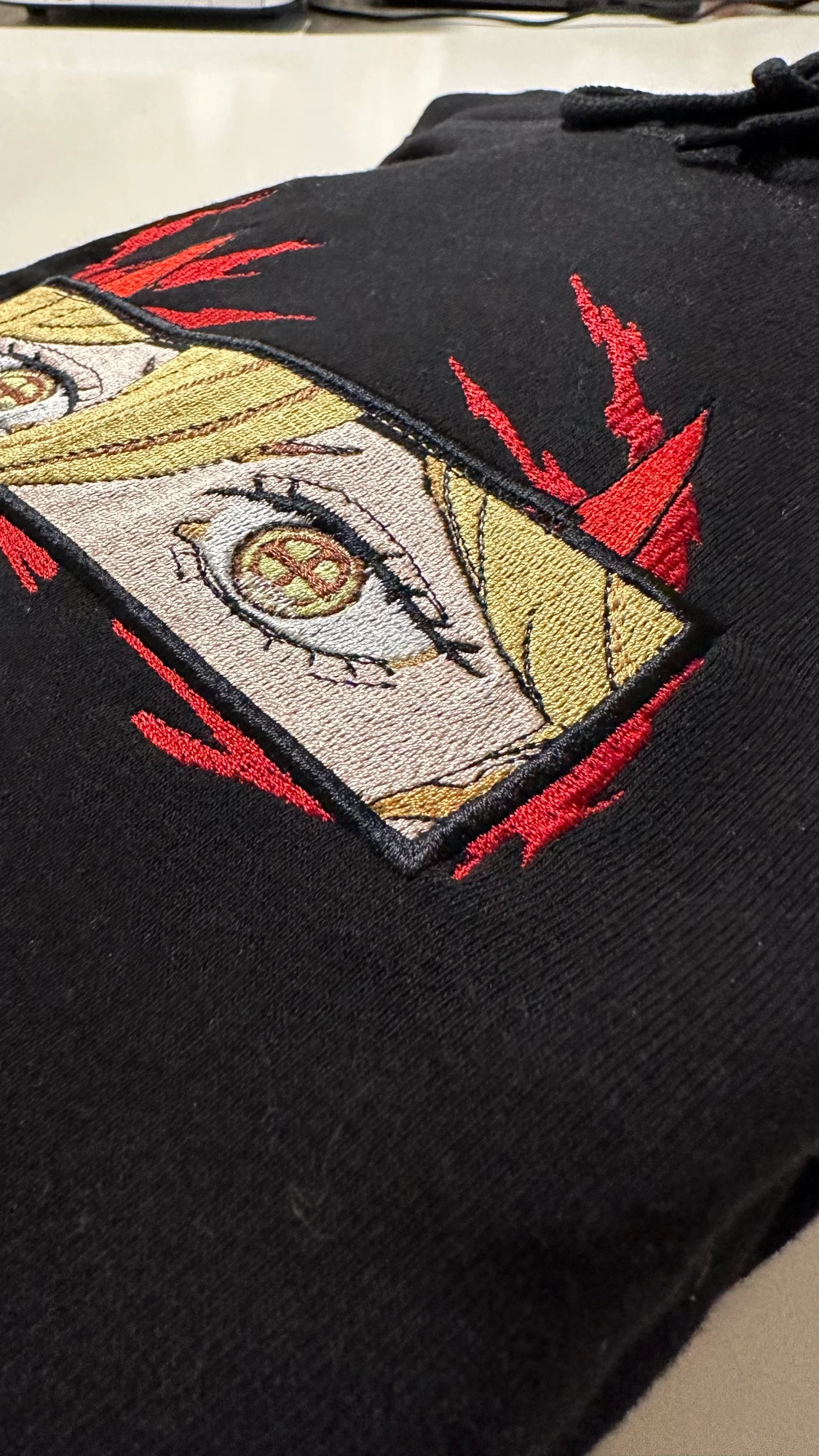 Relaxed fit hoodie med chainsaw man brodyr - 90