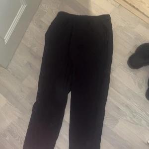 Byxor - Tunna byxor aldrig använda