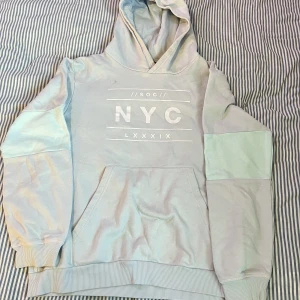 Tröja  - Priset bestämmer ni 