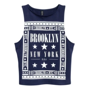 Ny Oanvänd Topp - Ny, Oanvänd Topp från H&M med prislapp kvar. Storlek M. Nypris 49kr. 