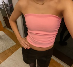 Rosa korsett bandeu - Endast använd en gång, från zara!